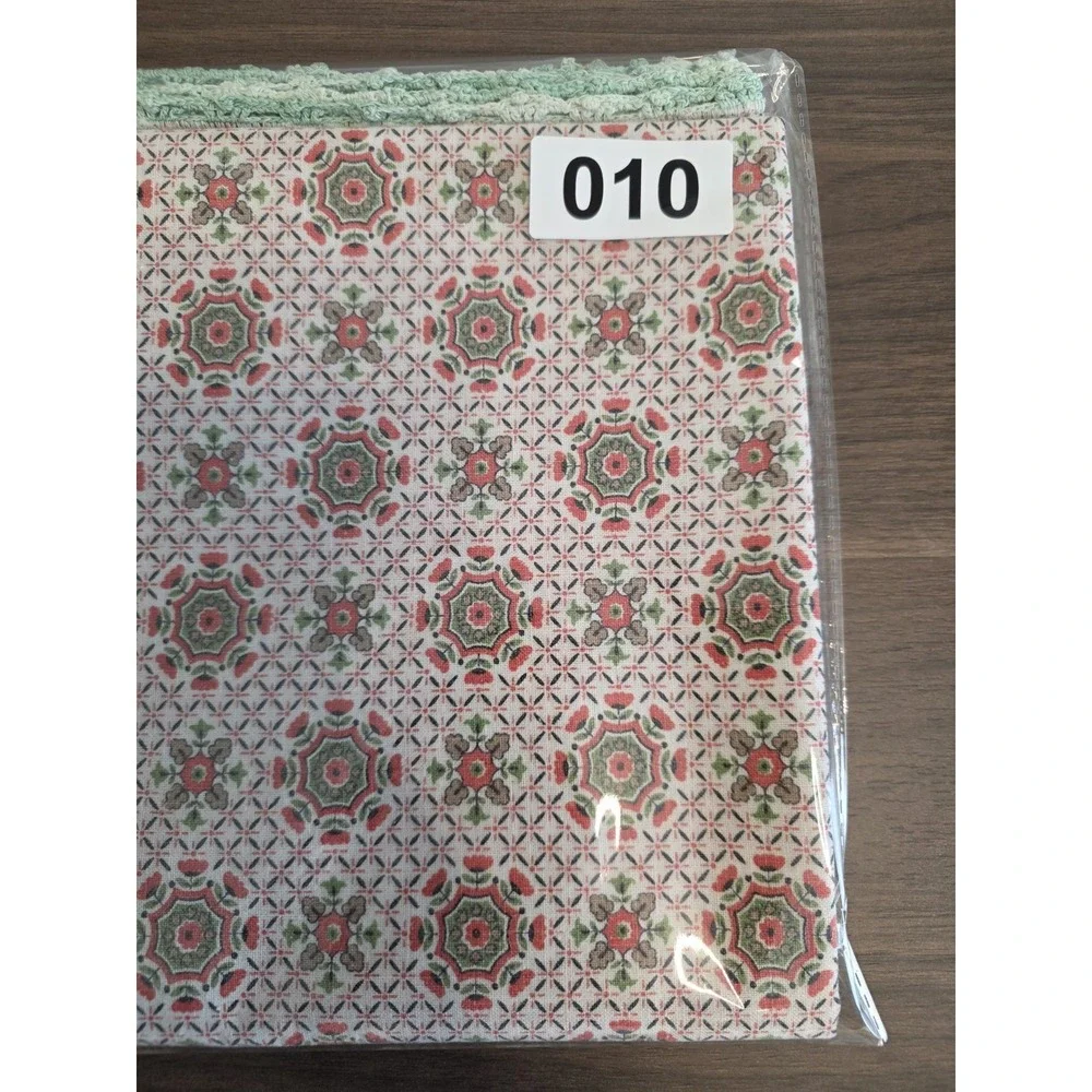 VTG Tablecloth Table Topper Square Card Table Red Mint Green Crochet Cottage 35